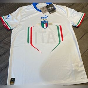 Italy Authentic Puma Football / Soccer Youth Jersey (XL) Retails for $70